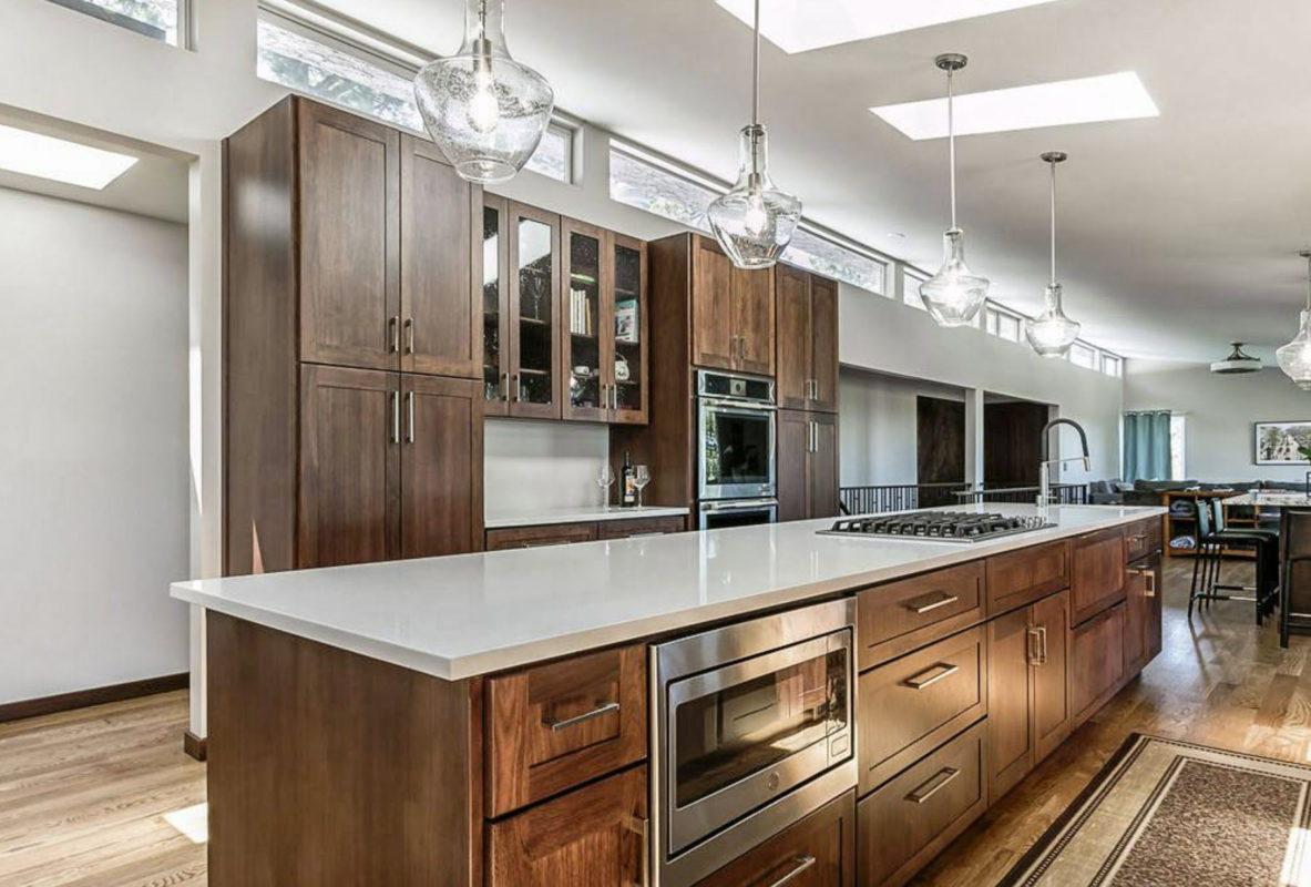Luxurious Transitional Kitchen